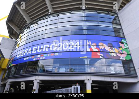 Dortmund, Allemagne. 11 juin 2024. UEFA EURO 2024 - Stadium Open Media Days AM 11.06.2024 im BVB Stadion Dortmund à Dortmund Schriftzug/logo auf der Fassade am BVB Stadion à Dortmund Foto : Revierfoto crédit : ddp Media GmbH/Alamy Live News Banque D'Images