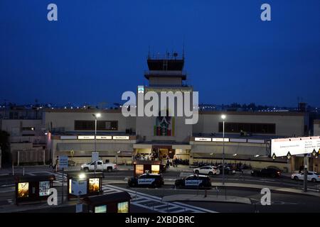 L'aéroport Hollywood Burbank, mardi 4 juin 2024, à Burbank, Etalonnage Banque D'Images