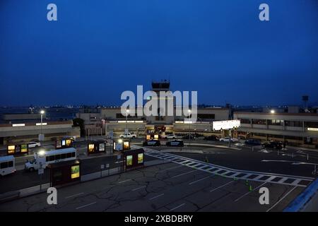 L'aéroport Hollywood Burbank, mardi 4 juin 2024, à Burbank, Etalonnage Banque D'Images