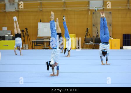 Tokyo, Japon. 11 juin 2024. Groupe de l'équipe du Japon (JPN) gymnastique artistique : séance d'essai de l'équipe nationale féminine du Japon pour les Jeux olympiques de Paris en 2024 à Tokyo, Japon . Crédit : Yohei Osada/AFLO SPORT/Alamy Live News Banque D'Images