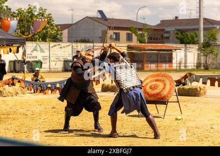 Festivité médiévale capitulaciones à santa fe, Grenade combat performance de bataille Banque D'Images