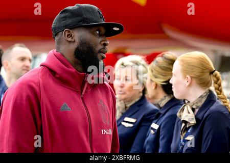 Zaventem, Belgique. 12 juin 2024. Le belge Romelu Lukaku photographié lors du départ de l'équipe nationale belge de football Red Devils en Allemagne pour les Championnats d'Europe de football Euro 2024, à l'aéroport international de Bruxelles, à Zaventem, mercredi 12 juin 2024. Les Red Devils jouent dans le groupe F aux Championnats d'Europe Euro 2024 en Allemagne. BELGA PHOTO DIRK WAEM crédit : Belga News Agency/Alamy Live News Banque D'Images