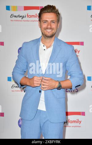 Jörn Schlönvoigt BEI der Ernsting s Family Fashion Show 2024 im Hotel Atlantic. Hambourg, 11.06.2024 *** Jörn Schlönvoigt au salon Ernsting s Family Fashion Show 2024 à l'Hôtel Atlantic Hamburg, 11 06 2024 Foto:Xn.xKubelkax/xFuturexImagex enrstings 4775 20240612 Banque D'Images