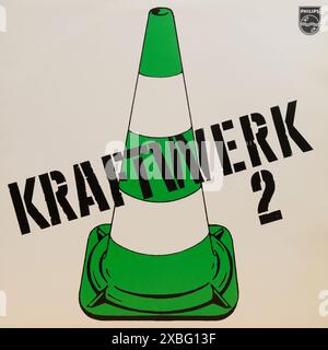 Couverture de disque vinyle vintage. Kraftwerk 2-1972 Banque D'Images