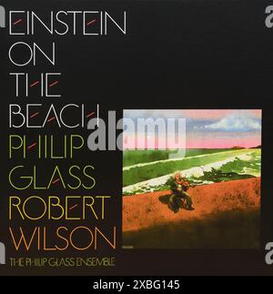 Couverture de disque vinyle vintage. Philip Glass et Robert Wilson-Einstein sur la plage 1979 Banque D'Images