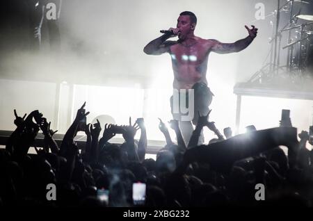 Winston McCall de Parkway Drive se produisant au Floyd Live Music venue, Athènes / Grèce, juin 2024 Banque D'Images