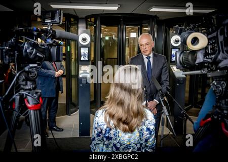 La Haye, pays-Bas. 12 juin 2024. LA HAYE - Président du Sénat Jan Anthonie Bruijn après la conversation. Le formateur Richard van Zwol reçoit le président du Sénat Jan Anthonie Bruijn dans la zone de formation de la Chambre des représentants. ANP ROBIN UTRECHT netherlands Out - belgique Out Credit : ANP/Alamy Live News Banque D'Images