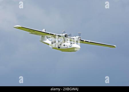 Catalina Miss Pick up RAF Cosford Airshow, Midlands, Royaume-Uni, 9 mai 2024 Banque D'Images