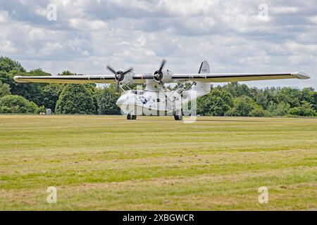 Catalina Miss Pick up RAF Cosford Airshow, Midlands, Royaume-Uni, 9 mai 2024 Banque D'Images