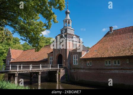 Géographie / voyage, Allemagne, basse-Saxe, porte de la cour du château de Luetetsburg, Luetetsburg, ADDITIONAL-RIGHTS-CLEARANCE-INFO-NOT-AVAILABLE Banque D'Images