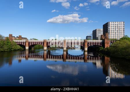 City Union Bridge de 1899 sur la rivière Clyde à Glasgow, Écosse, Royaume-Uni. Banque D'Images