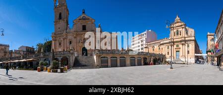 Cathédrale de San Giovanni Battista sur la Piazza san Giovanni..la partie supérieure de Ragusa Superiore de Raguse Sicile, Italie Banque D'Images