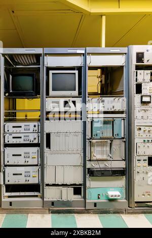 Vieux communication, ordinateur, matériel de laboratoire physique. Banque D'Images