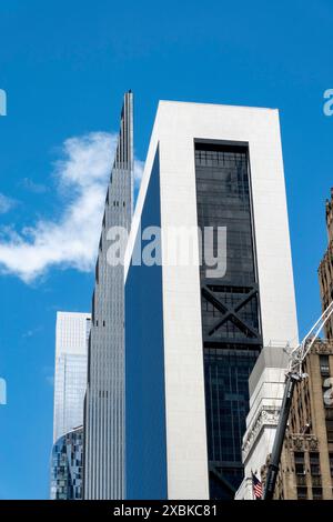 Le Solow Building est situé sur %7th Street à Midtown Manhattan, 2024, NYC, États-Unis Banque D'Images