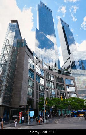 Deutsche Bank Center anciennement Time Warner Center à Columbus Circle, New York City, États-Unis 2024 Banque D'Images