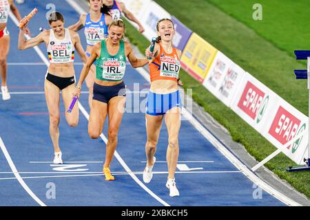 Rome, Italie. 12 juin 2024. ROME, ITALIE - 12 JUIN : Femke bol, des pays-Bas, en compétition dans la finale du relais féminin 4 x 400 m lors de la sixième journée des Championnats d'Europe d'athlétisme - Rome 2024 au Stadio Olimpico le 12 juin 2024 à Rome, Italie. (Photo de Joris Verwijst/Agence BSR) crédit : Agence BSR/Alamy Live News Banque D'Images