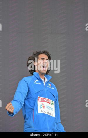 Stade olympique, Rome, Italie. 12 juin 2024. Championnats d'Europe d'athlétisme 2024, jour 6 ; Médaille d'or pour Gianmarco Tamberi (ITA) comme célébrant après avoir remporté la finale High Jump Mens crédit : action plus Sports/Alamy Live News Banque D'Images