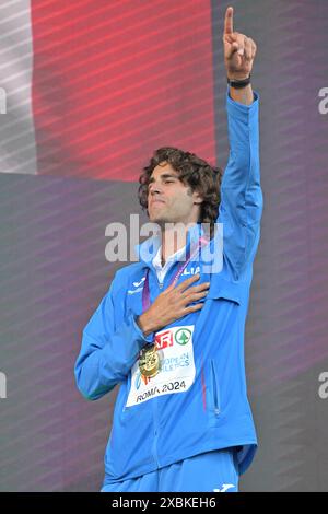 Stade olympique, Rome, Italie. 12 juin 2024. Championnats d'Europe d'athlétisme 2024, jour 6 ; Médaille d'or pour Gianmarco Tamberi (ITA) comme célébrant après avoir remporté la finale High Jump Mens crédit : action plus Sports/Alamy Live News Banque D'Images