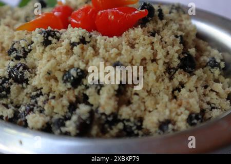 Typique fourmi avec farine de manioc, également connu sous le nom d'ica, repas indigène typique de certains endroits à l'intérieur du brésil Banque D'Images