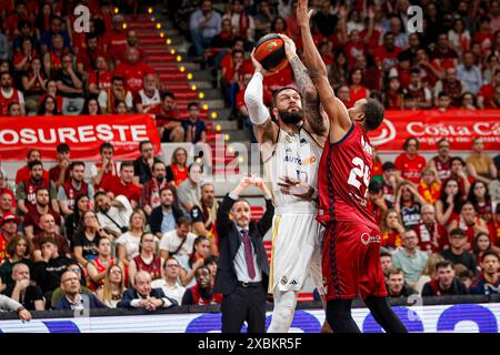 Murcie, Espagne. 12 juin 2024. Basket Ligue espagnole entre UCAM CB vs Real Madrid, troisième match pour le titre de la ligue, au Palacio de los Deportes de Murcie. © ABEL F. ROS / Alamy Live News Banque D'Images