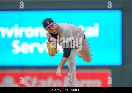 Minneapolis, Minnesota, États-Unis. 12 juin 2024. Colorado Rockies lance AUSTIN GOMBER (26) lors d’un match de baseball de la MLB entre les Twins du Minnesota et les Colorado Rockies au Target Field le 12 juin 2024. Les Twins ont gagné 17-9. (Crédit image : © Steven Garcia/ZUMA Press Wire) USAGE ÉDITORIAL SEULEMENT! Non destiné à UN USAGE commercial ! Banque D'Images