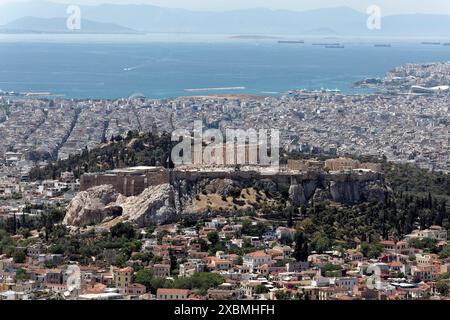 Vue sur l'Acropole au Pirée et le golfe Saronique, de Lycabette, Lykavittos, Athènes, Grèce Banque D'Images