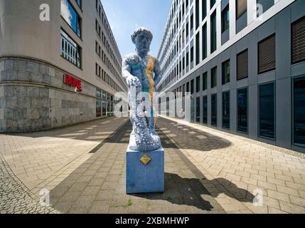 Sculpture Hallescher Schweinehirt de Carsten Theumer face au Hallmarkt, Halle an der Saale, Saxe-Anhalt, Allemagne Banque D'Images