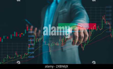 Croissance d'entreprise, progrès ou concept de succès, homme d'affaires ou commerçant est touchant montrant un stock d'hologramme virtuel croissant, la planification d'entreprise et strat Banque D'Images