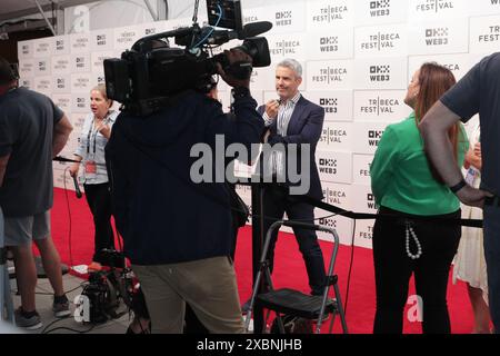 NY, États-Unis. 12 juin 2024. New York, États-Unis, 12 juin 2024 - Andy Cohen participe au Tribeca Festival 2024 - conteurs - Andy Cohen en conversation avec Anderson Cooper au BMCC Tribeca PAC le 12 juin 2024 à New York. Photo : Giada Papini Rampelotto/EuropaNewswire. Usage éditorial exclusif. Non destiné à UN USAGE commercial ! (Crédit image : © Luiz Rampelotto/ZUMA Press Wire) USAGE ÉDITORIAL SEULEMENT! Non destiné à UN USAGE commercial ! Banque D'Images