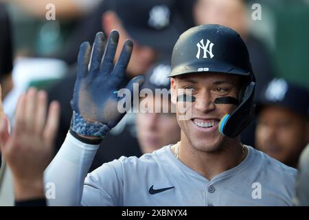 12 juin 2024 : Aaron Judge (99 ans), le joueur de l'Outfield des New York Yankees, célèbre le score au Kauffman Stadium de Kansas City, Missouri. Jon Robichaud/CSM. Banque D'Images