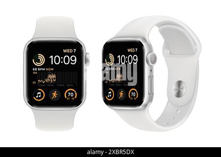 Kiev, Ukraine - 28 mars 2023 : Apple Watch se, sur la face avant et sur les côtés, en couleur argentée officielle, sur fond blanc. Capteurs puissants pour l'insigh Illustration de Vecteur