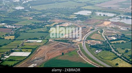 Une vue aérienne du rond-point Black Cat, montrant la nouvelle route de liaison A428 vers Caxton Gibbot, St Neots, Cambridgeshire, se Angleterre Banque D'Images