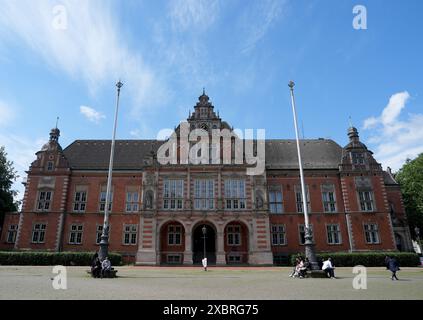 05 juin 2024, Hambourg : vue sur la mairie de Harburg dans le quartier de Harburg. Photo : Marcus Brandt/dpa Banque D'Images