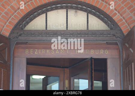 05 juin 2024, Hambourg : vue du bureau de district de la mairie de Harburg dans le quartier de Harburg. Photo : Marcus Brandt/dpa Banque D'Images