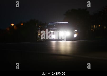 66 PETROBELLI Giacomo (ita), TEN VOORDE Larry (nld), YOLUC Salih (tur), JMW Motorsport, Ferrari 296 LMGT3 #66, LM GT3, action lors des essais libres 2 des 24 heures du Mans 2024, 4ème manche du Championnat du monde d'Endurance FIA 2024, sur le circuit des 24 heures du Mans, le 12 juin 2024 au Mans, France - photo Joao Filipe/DPPI crédit : DPPI Media/Alamy Live News Banque D'Images