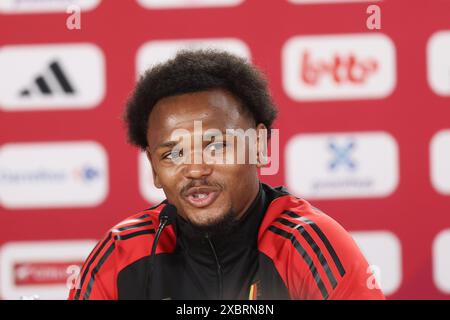 Freiberg, Allemagne. 13 juin 2024. La belge lois Openda photographiée lors d'une conférence de presse de l'équipe nationale belge de football Red Devils, jeudi 13 juin 2024 dans leur camp de base à Freiberg am Neckar, Allemagne, en préparation des Championnats d'Europe de football UEFA Euro 2024. Les Red Devils jouent dans le groupe F aux Championnats d'Europe Euro 2024 en Allemagne. BELGA PHOTO BRUNO FAHY crédit : Belga News Agency/Alamy Live News Banque D'Images