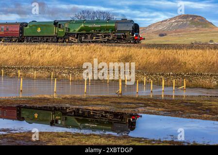 La princesse Elizabeth locomotive classe la duchesse de Sutherland le transport de la montagne de Cumbrie Express 7 février 2015. Sur le régler à Carlisle railway Banque D'Images