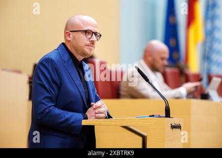 Munich, Allemagne. 13 juin 2024. Johannes Meier (AFD) prend la parole lors de la 22ème session plénière du Parlement de l'État de Bavière le 13/06/2024 à Munich (Bavière). Crédit : Matthias Balk/dpa/Alamy Live News Banque D'Images