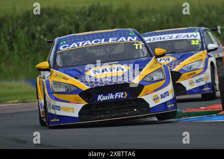 Sam Osborne, Ford Focus ST, NAPA Racing UK, BTCC, British Touring car Championship, les dix, onze et douze tours de la saison 2024, du Thruxt Banque D'Images