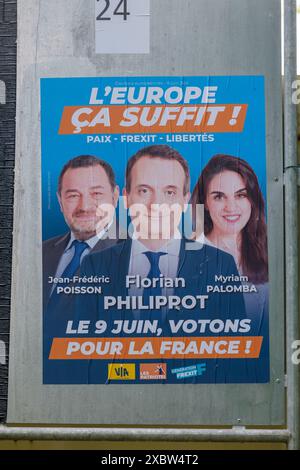 Paris, France - 4 juin 2024 : Portrait de Florian Philippot, Jean Frédéric poisson et Myriam Palomba, candidats sur une affiche de campagne à Paris Banque D'Images