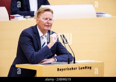 Munich, Allemagne. 13 juin 2024. Norbert Dünkel (CSU) prend la parole lors de la 22ème session plénière du Parlement de l’État de Bavière le 13 juin 2024 à Munich (Bavière). Crédit : Matthias Balk/dpa/Alamy Live News Banque D'Images