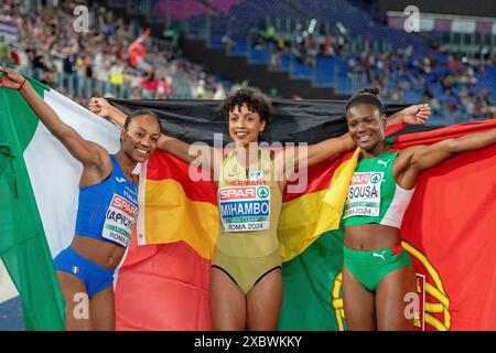 L. Iapichino (ITA), M. Mihambo (GER) et A. de Sousa (POR), médaillées de saut en longueur aux Championnats d'Europe d'athlétisme Roma 2024, Rome, Italie Banque D'Images