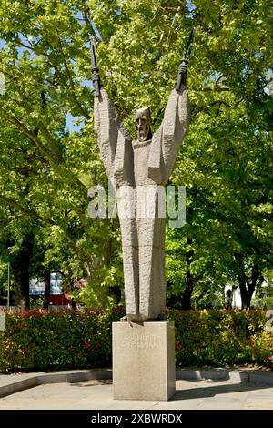 Statue de Saint Clément d'Ohrid ou encore Clément Ohridski à Sofia Bulgarie comme écrivain érudit et éclaireur des Slaves, Balkans, Europe de l'est, UE Banque D'Images