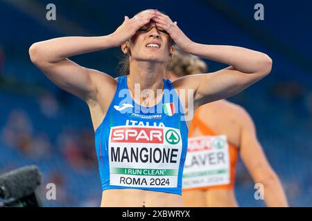 Rome, Italie. 09 juin 2024. ROME, ITALIE - 9 JUIN : Alice Mangione d'Italie réagit après avoir participé au 400m haies féminin lors de la troisième journée des Championnats d'Europe d'athlétisme - Rome 2024 au Stadio Olimpico le 9 juin 2024 à Rome, Italie. (Photo de Joris Verwijst/Agence BSR) crédit : Agence BSR/Alamy Live News Banque D'Images