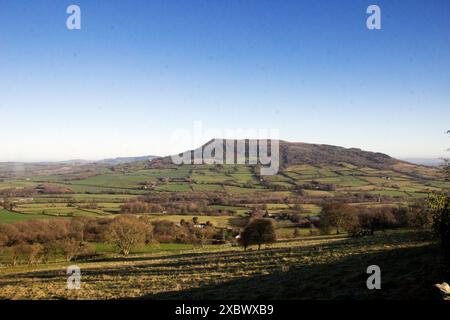 Ysgyryd Fawr, Skirrid Fawr, souvent juste Skirrid, est une aberration des montagnes noires à Bannau Brycheiniog, le parc national de Brecon Beacons Banque D'Images