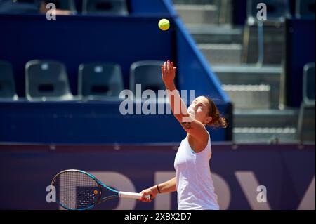 Yvonne Cavalle-Reimers d'Espagne en action lors du double match entre Yvonne Cavalle-Reimers et Leyre Romero Gormaz d'Espagne contre ALENA Banque D'Images