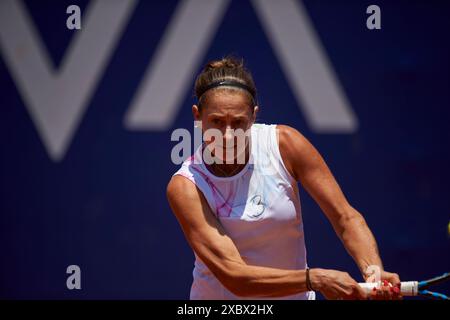 Yvonne Cavalle-Reimers d'Espagne en action lors du double match entre Yvonne Cavalle-Reimers et Leyre Romero Gormaz d'Espagne contre ALENA Banque D'Images