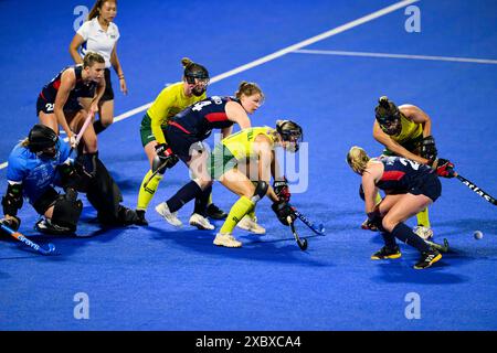 LONDRES, ROYAUME-UNI. 12, 24 juin. Pendant la FIH Hockey Pro League - Grande-Bretagne v Australie (femmes) au Lea Valley Hockey and Tennis Centre le mercredi 12 juin 2024 à LONDRES ANGLETERRE. Crédit : Taka G Wu/Alamy Live News Banque D'Images