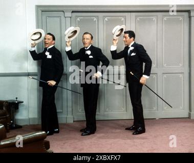 FRANK SINATRA, DEAN MARTIN & BING CROSBYin Robin and the 7 Hoods (1964) (Robin and the Seven Hoods) *film - usage éditorial uniquement* Cap/STF/PEL fourni par Credit : Capital Pictures/Alamy Live News Banque D'Images