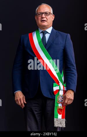 Rome, Italie. 09 juin 2024. ROME, ITALIE - 9 JUIN : Romerto Gualtieri, maire de Rome lors de la cérémonie du podium du 110m haies hommes lors de la troisième journée des Championnats d'Europe d'athlétisme - Rome 2024 au Stadio Olimpico le 9 juin 2024 à Rome, Italie. (Photo de Joris Verwijst/Agence BSR) crédit : Agence BSR/Alamy Live News Banque D'Images